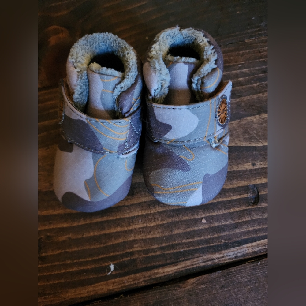 UGG Bundle - Picture 8 of 10